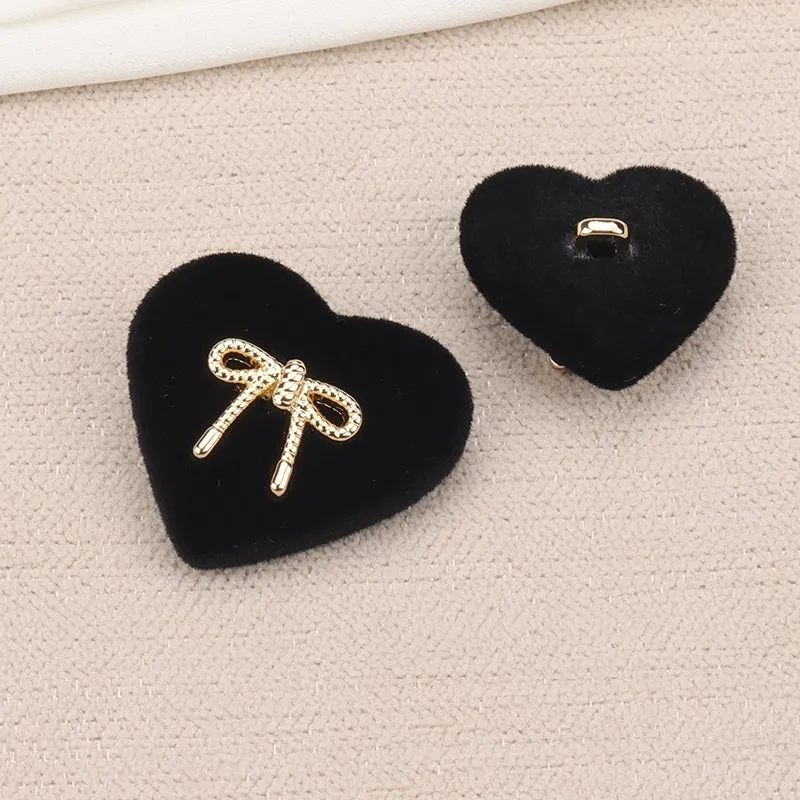 15 - 26mm Heart-Shaped Flocked Velvet Shank Buttons 6pcs