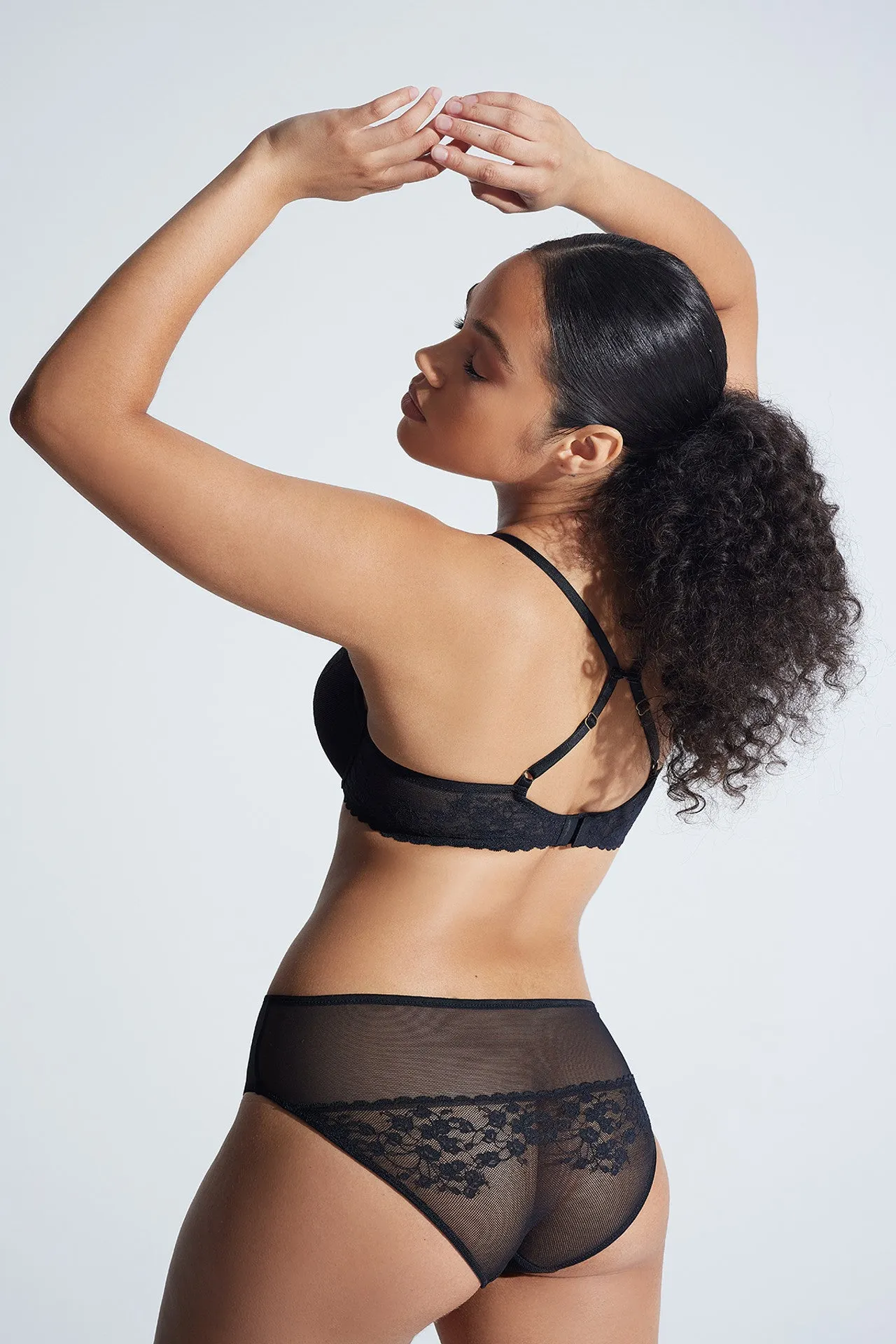 Cherry Blossom Convertible Bra In Black - Natori