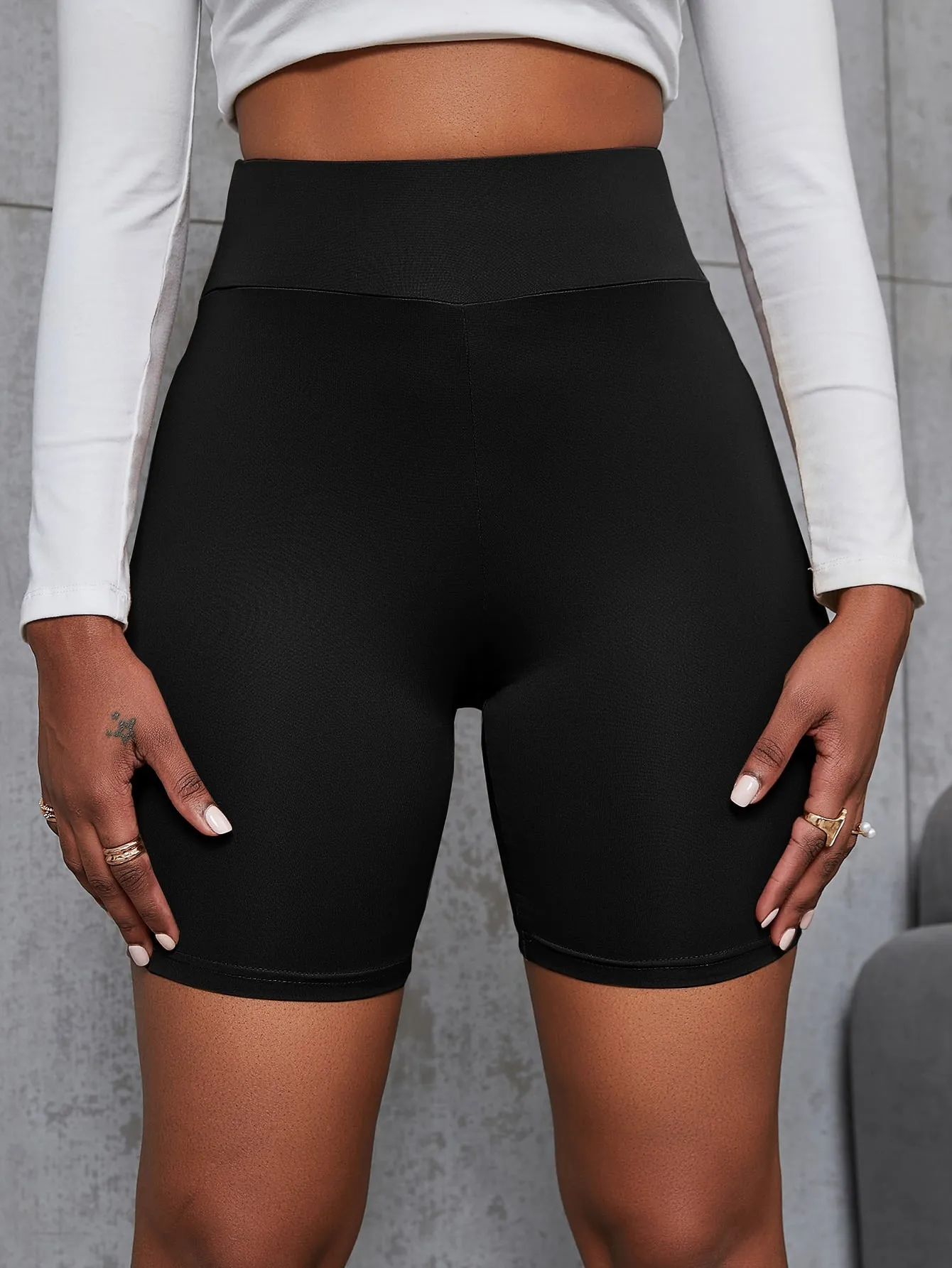 Cherry Vibes: Shorts biker de cintura ancha unicolor en CR