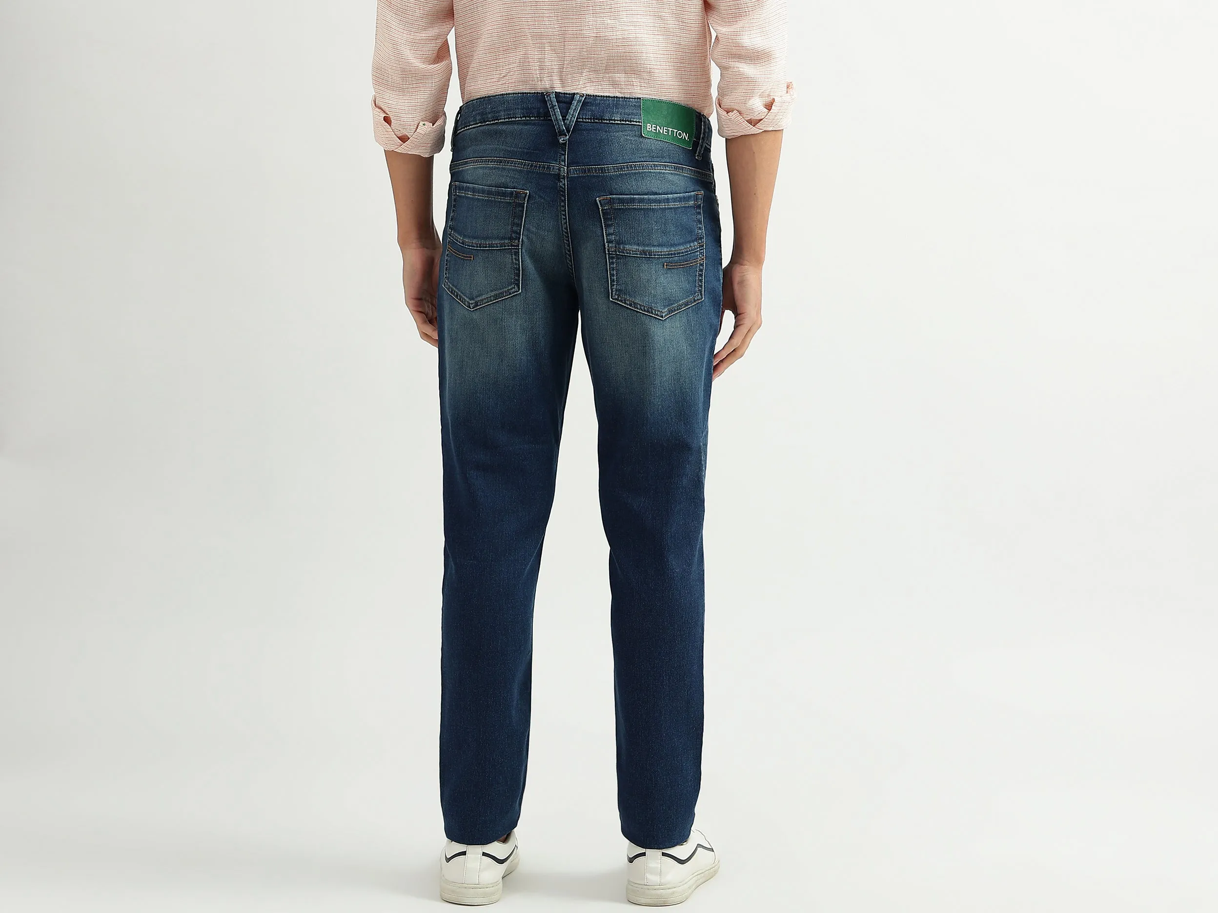 Men Solid Slim Tapered Fit Jeans