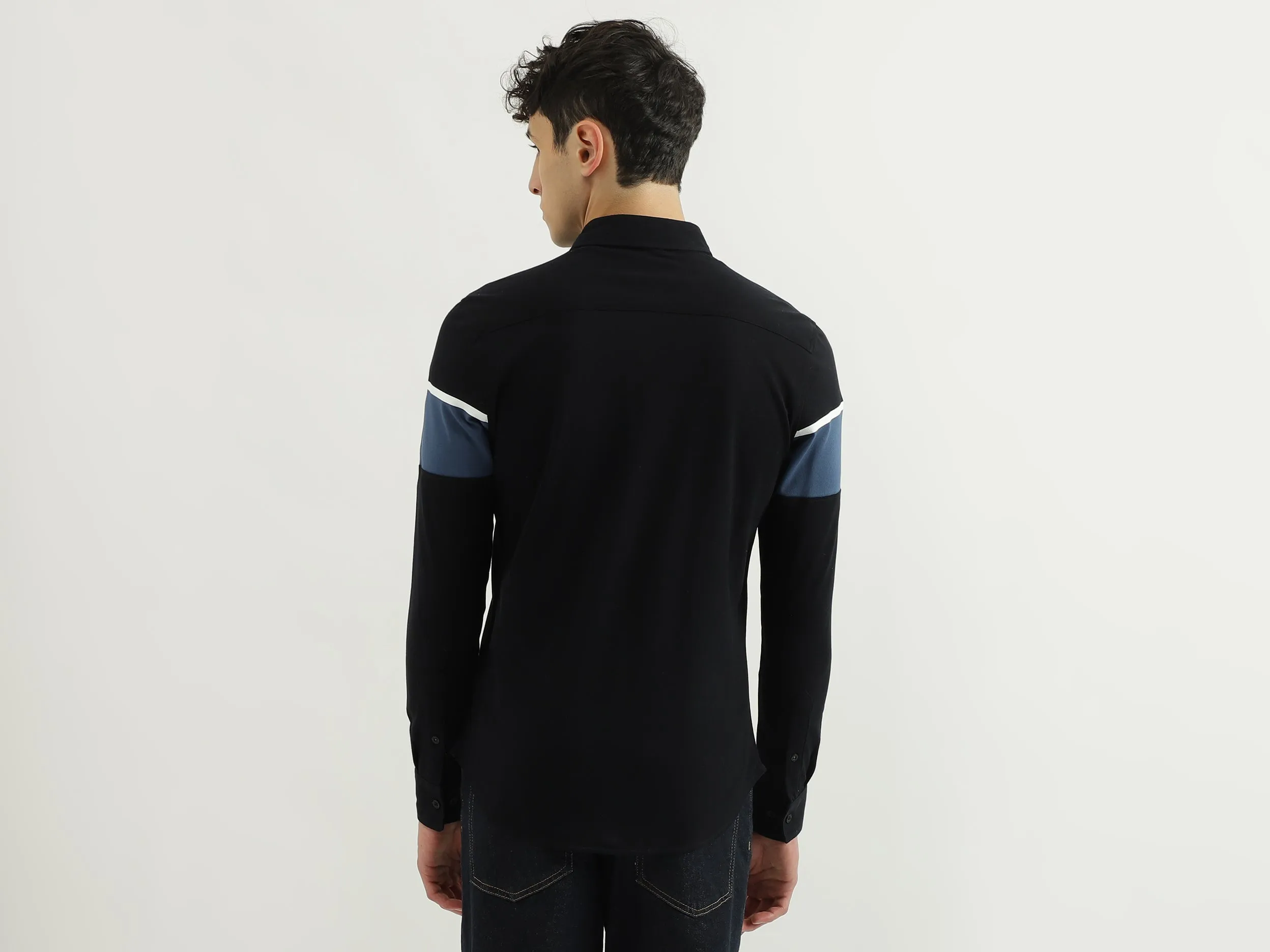Slim Spread Collar Printed Shirts